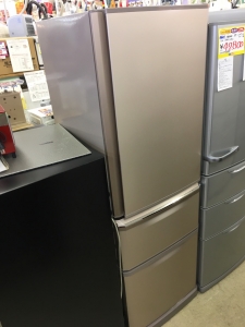 MITSUBISHI 2016年製　３７０L冷蔵庫買取いたしました！！