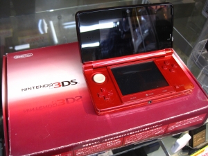 3DS レッド 箱・充電器付き　買取させて頂きました！