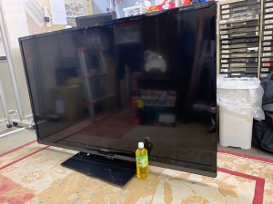 シャープ　LC-60Z5  60インチ液晶テレビ