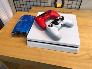 SONY PS4 を買取りさせていただきました。